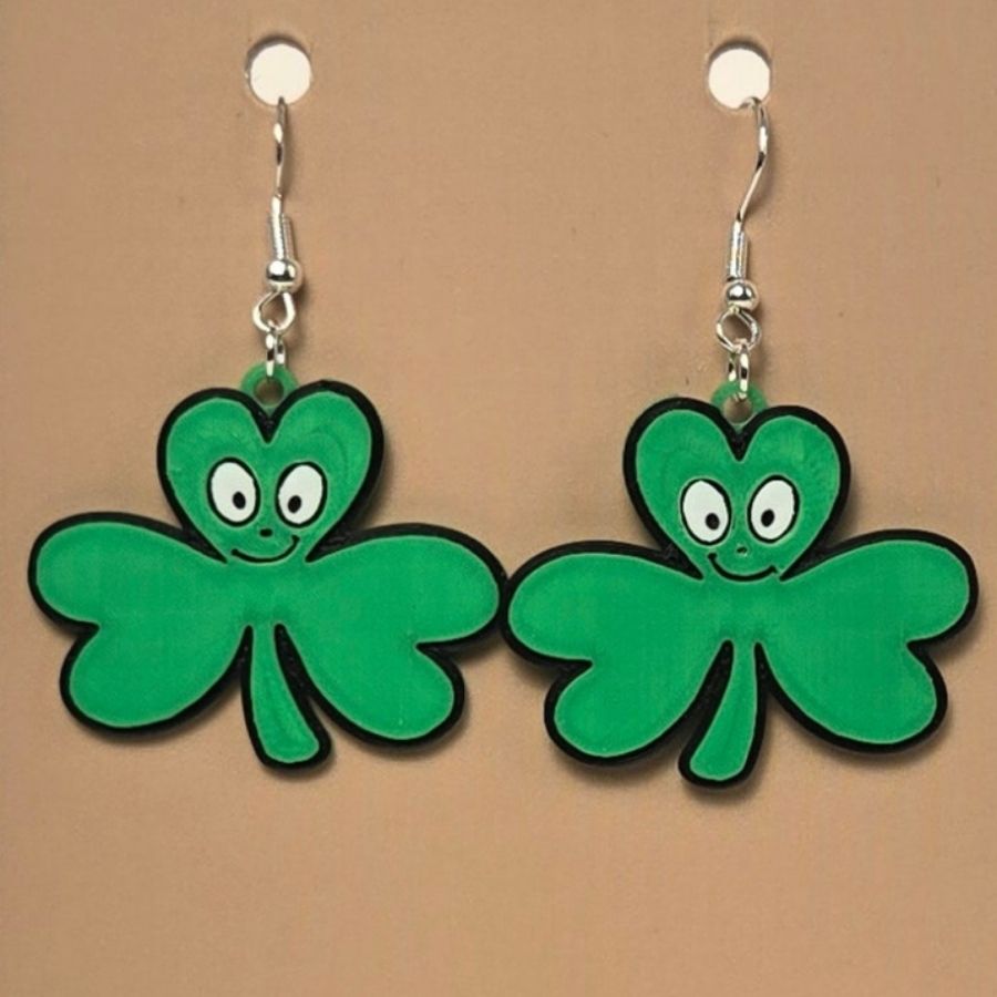 Boucle d'oreille en forme de trèfle 3 feuilles symbolique avec crochets hypoallergéniques sans nickel